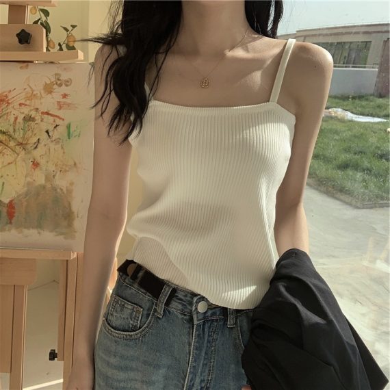 White knitted small suspender vest Female wearing a design sense in ...